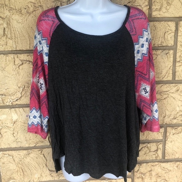Etched Tunic Top Gray Aztec Print oversized Cozy - Picture 1 of 6